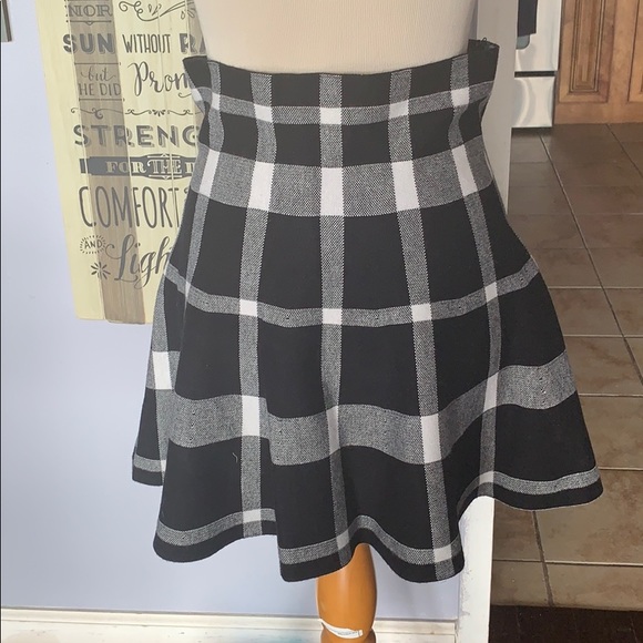 Square patterned skirt - Picture 3 of 3